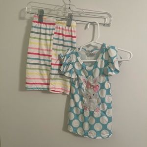 Boutique 18m. Pet and smoke free home. Little spot on front